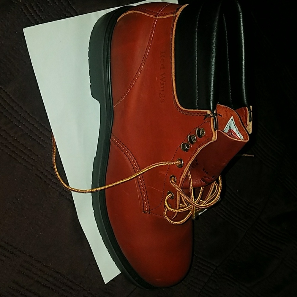 REDWING WORK BOOTS (NEW)
